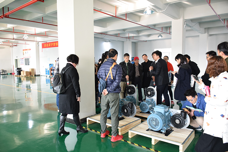 歡迎創業導師朋友蒞臨銳天考察交流 歡迎創業導師朋友蒞臨銳天考察交流